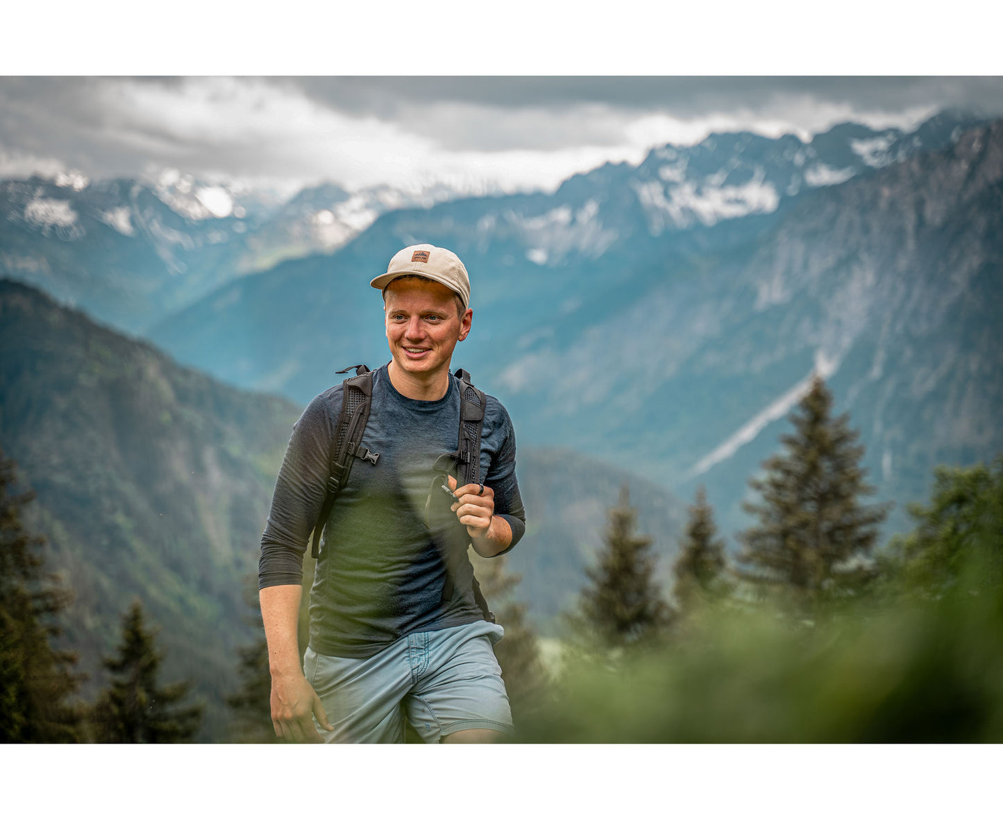 Dad Hat von Jumping Bird in Beige mit geprägtem Lederoptik-Patch vorn und weicher, unverstärkter Passform für hohen Tragekomfort