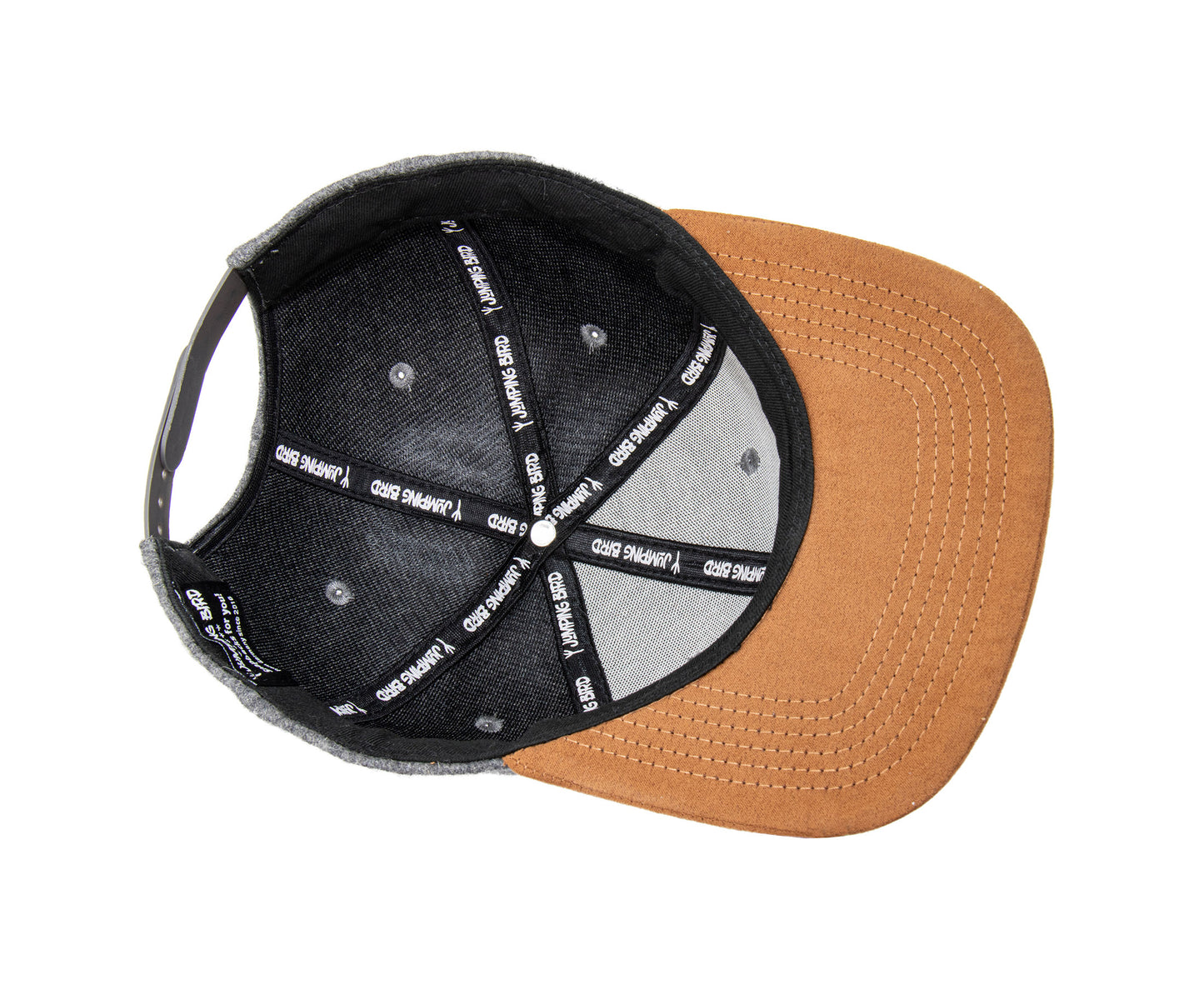 Filz-Snapback von Jumping Bird in Steingrau-Braun mit geprägtem Lederoptik-Patch vorn und seitlichem Logostick