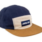 5-Panel-Cap von Jumping Bird in Navy-Beige mit sportivem Frontpatch und weicher, unverstärkter Passform für hohen Tragekomfort