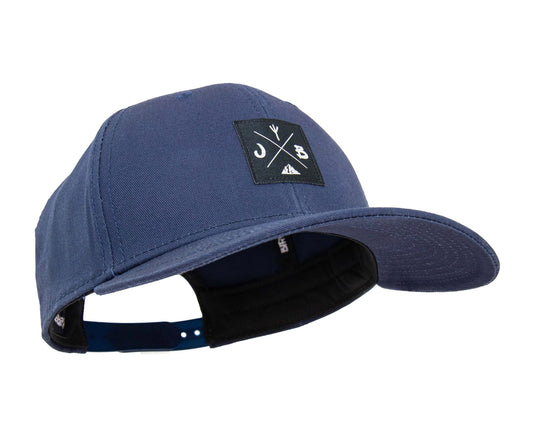 Baseball-Cap von Jumping Bird in Dunkelblau mit sportivem Frontpatch und seitlichem Logostick