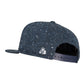 Snapback-Cap von Jumping Bird in Anthrazitblau meliert mit geprägtem Lederoptik-Patch vorn und seitlichem Logostick