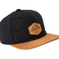 Filz-Snapback von Jumping Bird in Anthrazit-Braun mit geprägtem Lederoptik-Patch vorn und seitlichem Logostick