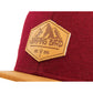 Filz-Snapback von Jumping Bird in Dunkelrot-Braun mit geprägtem Lederoptik-Patch vorn und seitlichem Logostick