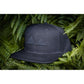 Snapback-Cap von Jumping Bird in Schwarz mit Ton-in-Ton-Stick vorn, Logostick seitlich und geradem Schirm