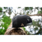 Snapback-Cap von Jumping Bird in Schwarz-Grau mit geprägtem Lederoptik-Patch vorn und seitlichem Logostick